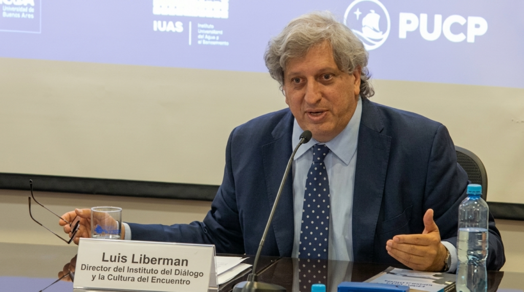 Luis Liberman en el seminario en la PUCP